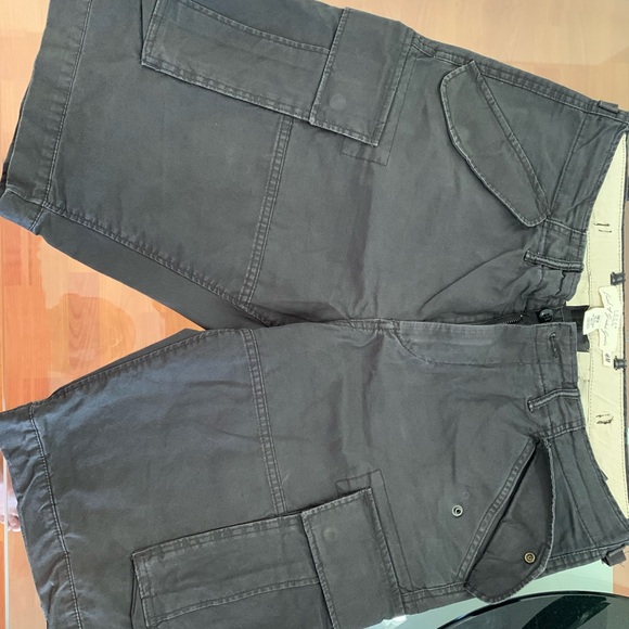 H&M Cargo Shorts - Size 34 - Picture 4 of 4